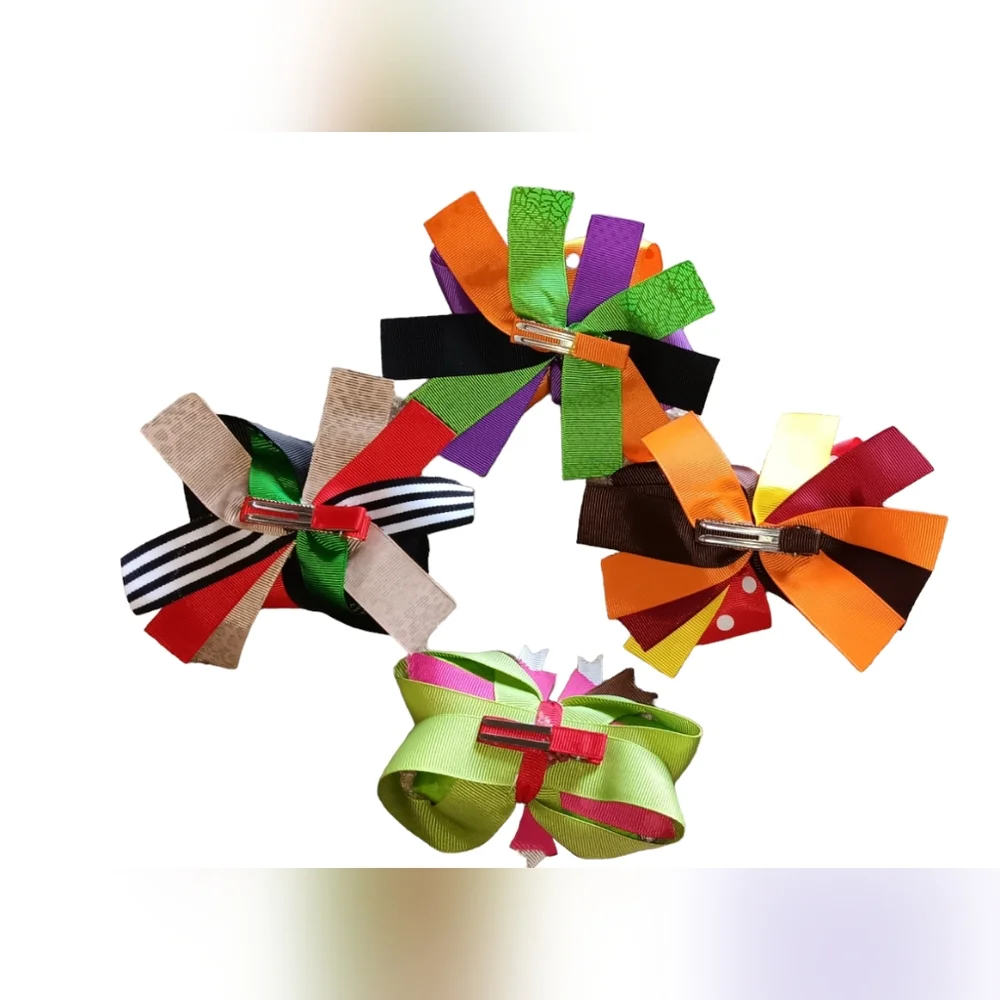 - PRETTY GIRL (4) HOLIDAY HAIR BOWS